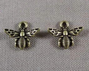 Bee Charm Gold Tone 5pcs (C144)