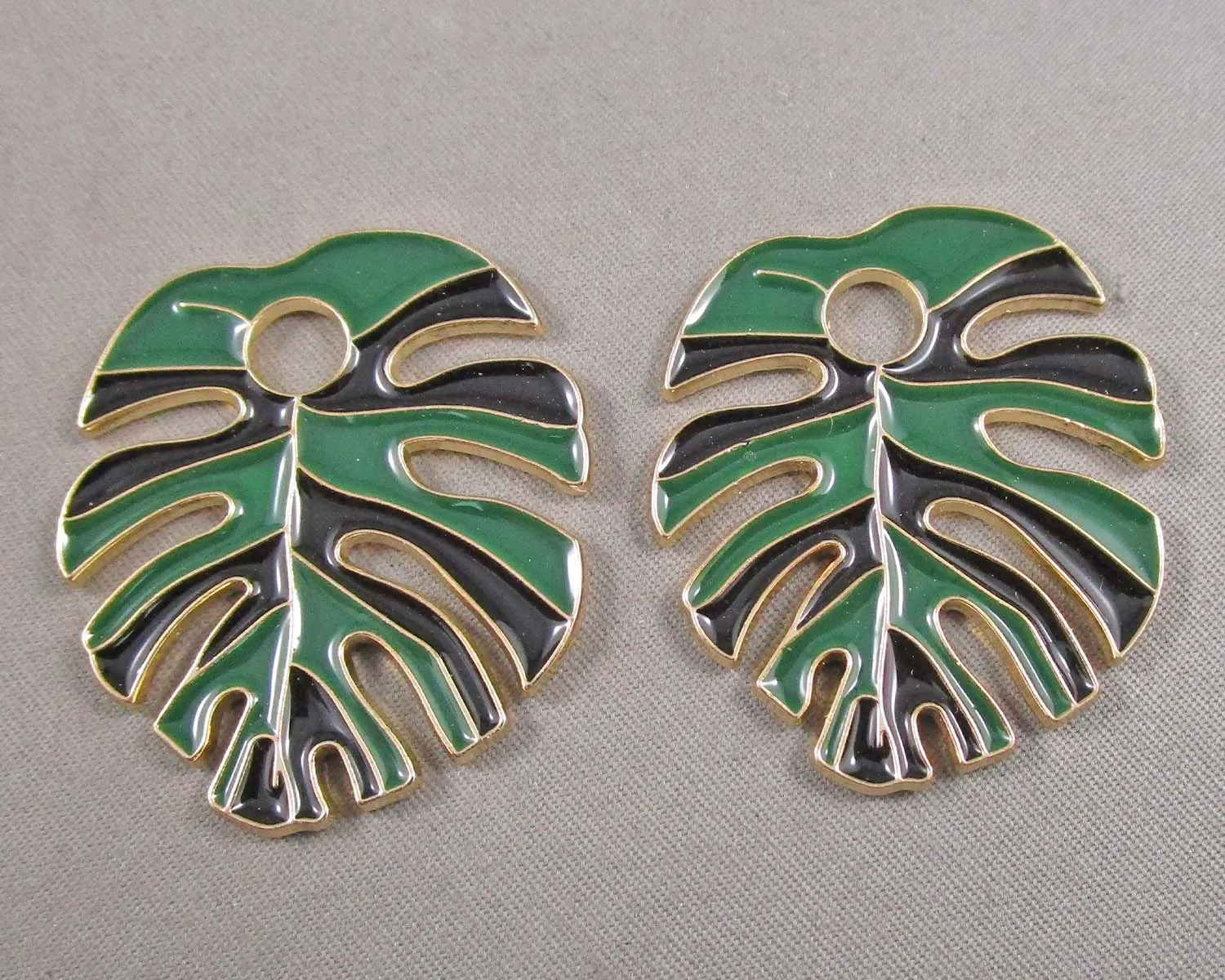 Green & Black Monstera Leaf Pendant Gold Tone Enamel 2pcs (6042)